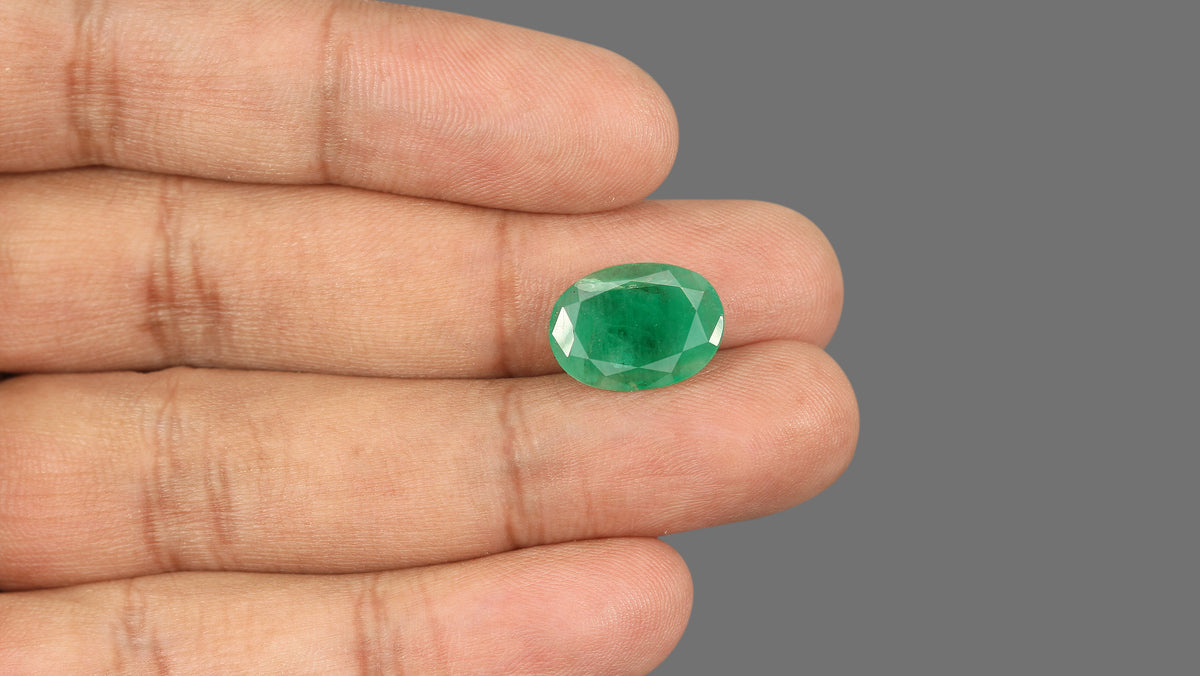 Brazil Emerald (Panna) 4.92 Carats / 5.41 Ratti