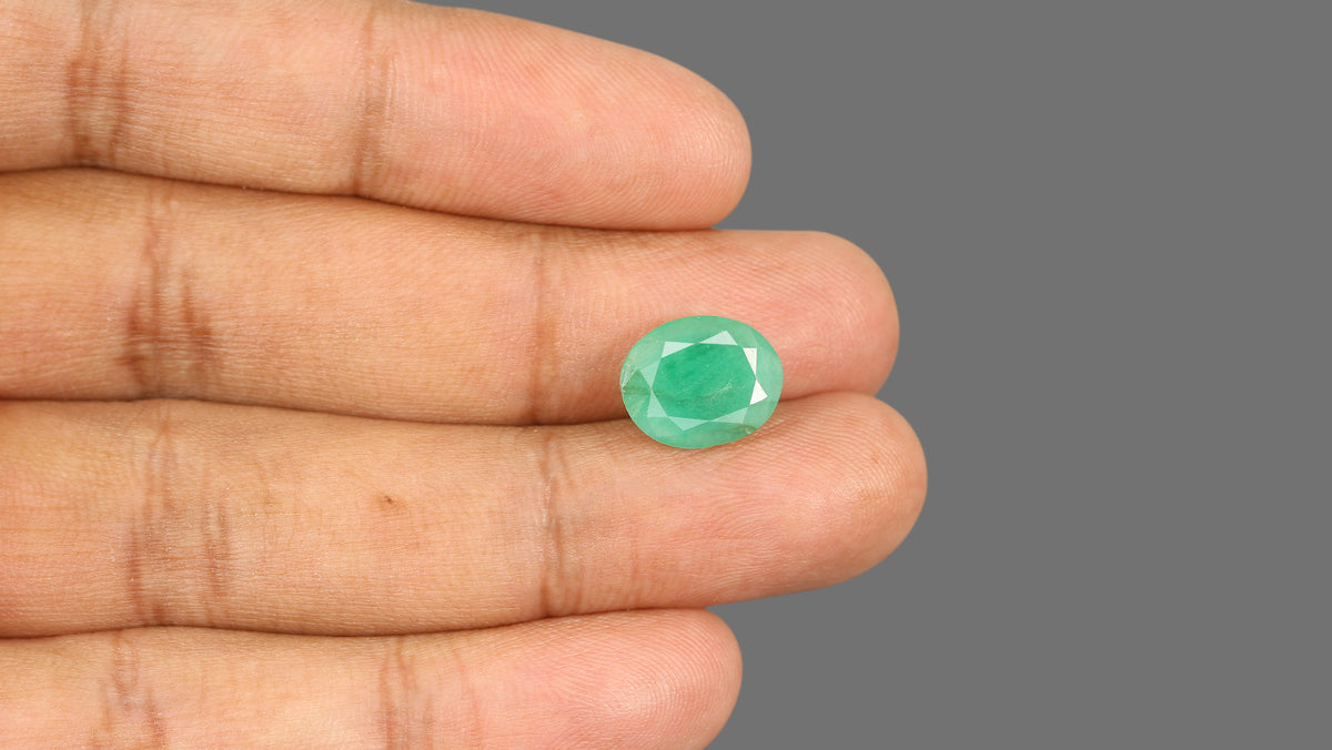 Brazil Emerald (Panna) 5.07 Carats / 5.57 Ratti