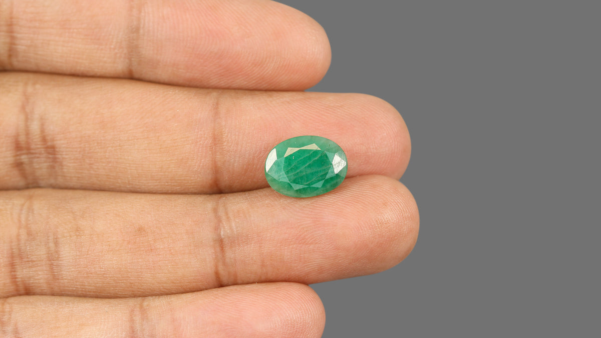 Brazil Emerald (Panna) 4.33 Carats / 4.76 Ratti
