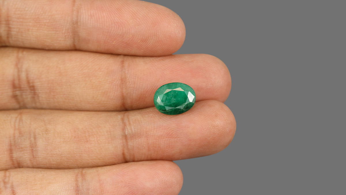 Brazil Emerald (Panna) 4.90 Carats / 5.38 Ratti