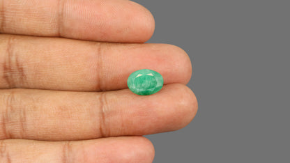 Brazil Emerald (Panna) 4.28 Carats / 4.7 Ratti