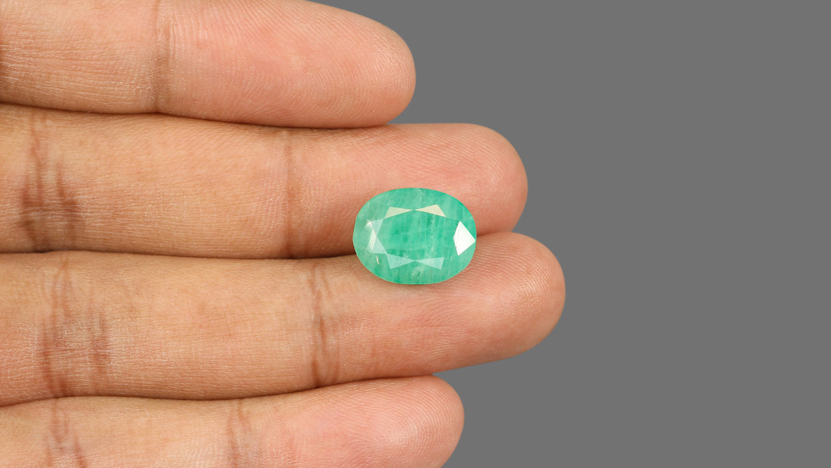 Brazil Emerald (Panna) 11.18 Carats / 12.29 Ratti