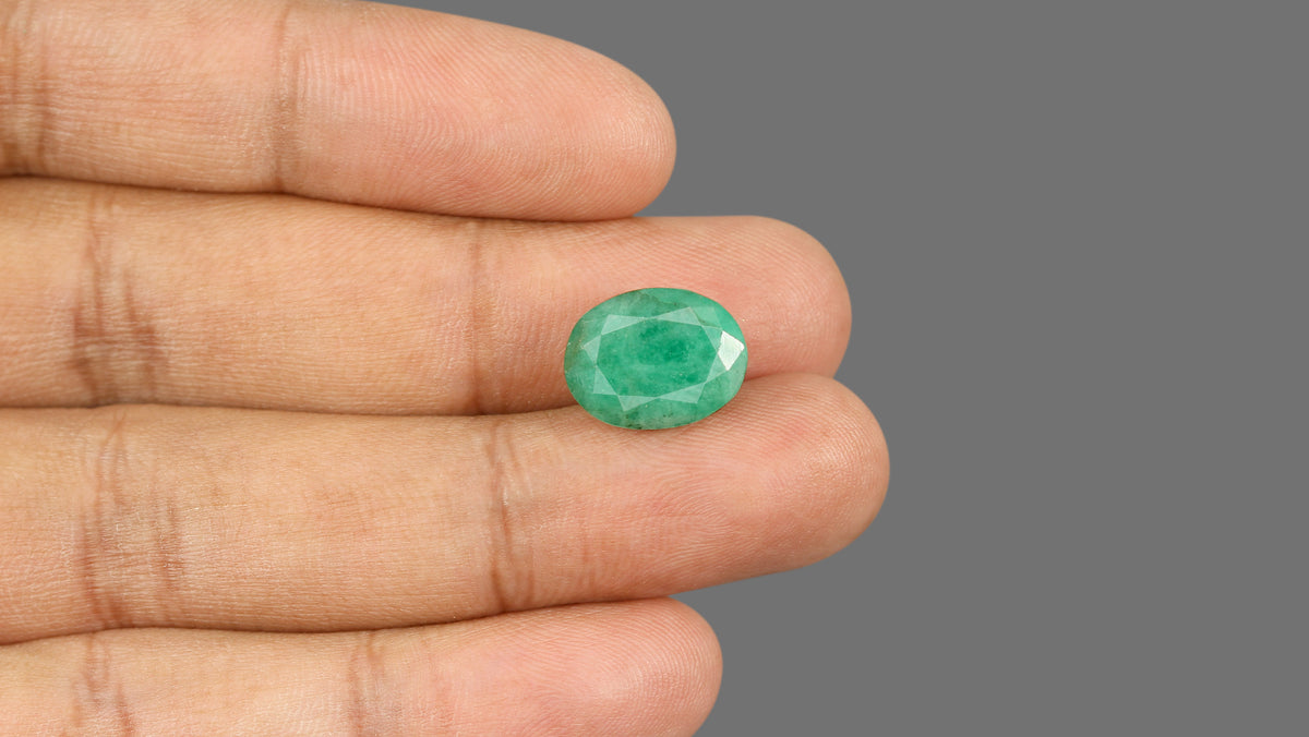 Brazil Emerald (Panna) 8.02 Carats / 8.81 Ratti