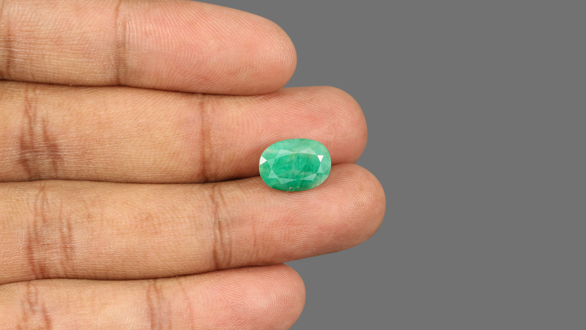 Brazil Emerald (Panna) 5.13 Carats / 5.64 Ratti