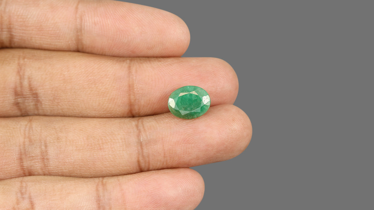 Brazil Emerald (Panna) 4.23 Carats / 4.65 Ratti