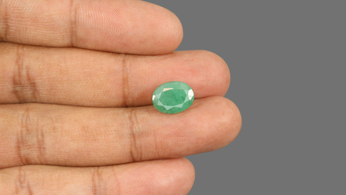 Brazil Emerald (Panna) 4.71 Carats / 5.18 Ratti