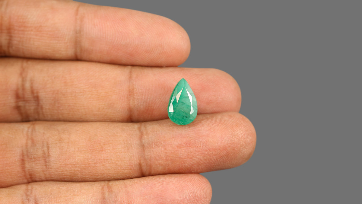 Brazil Emerald (Panna) 5.50 Carats / 6.04 Ratti