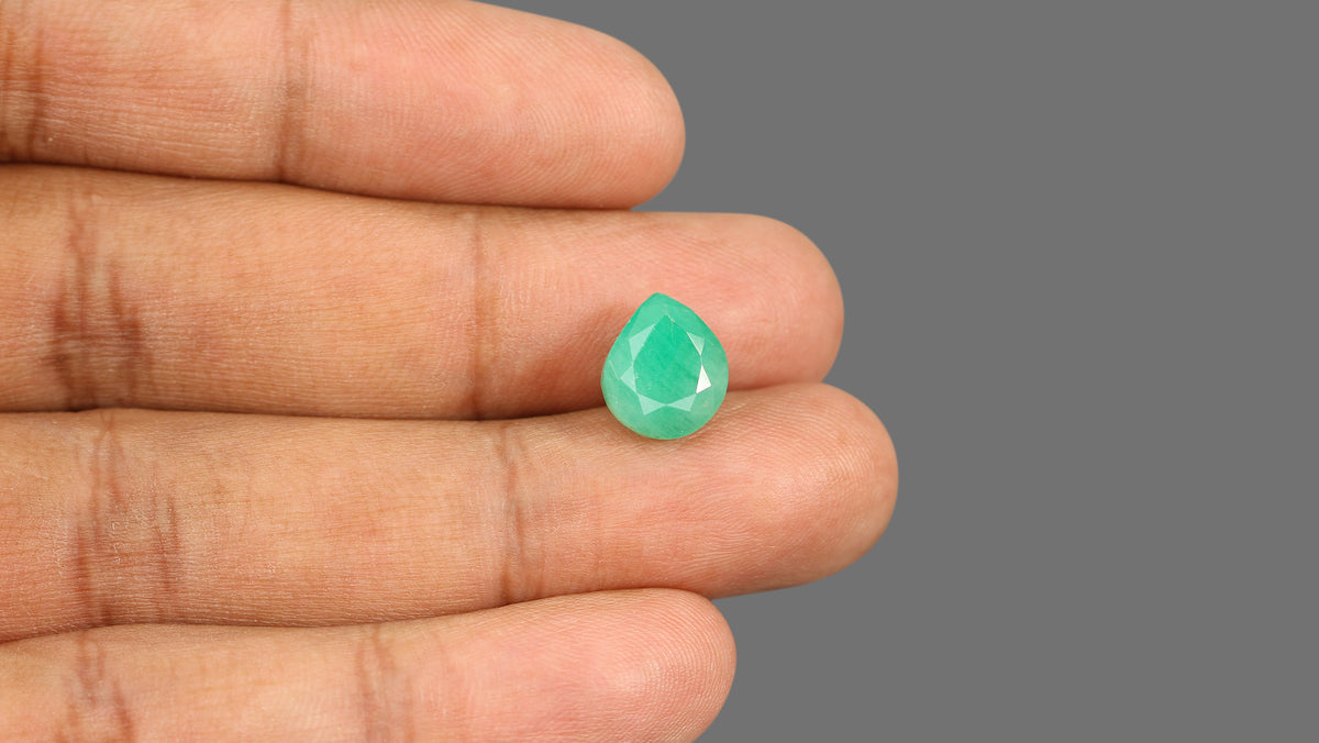 Brazil Emerald (Panna) 5.94 Carats / 6.53 Ratti