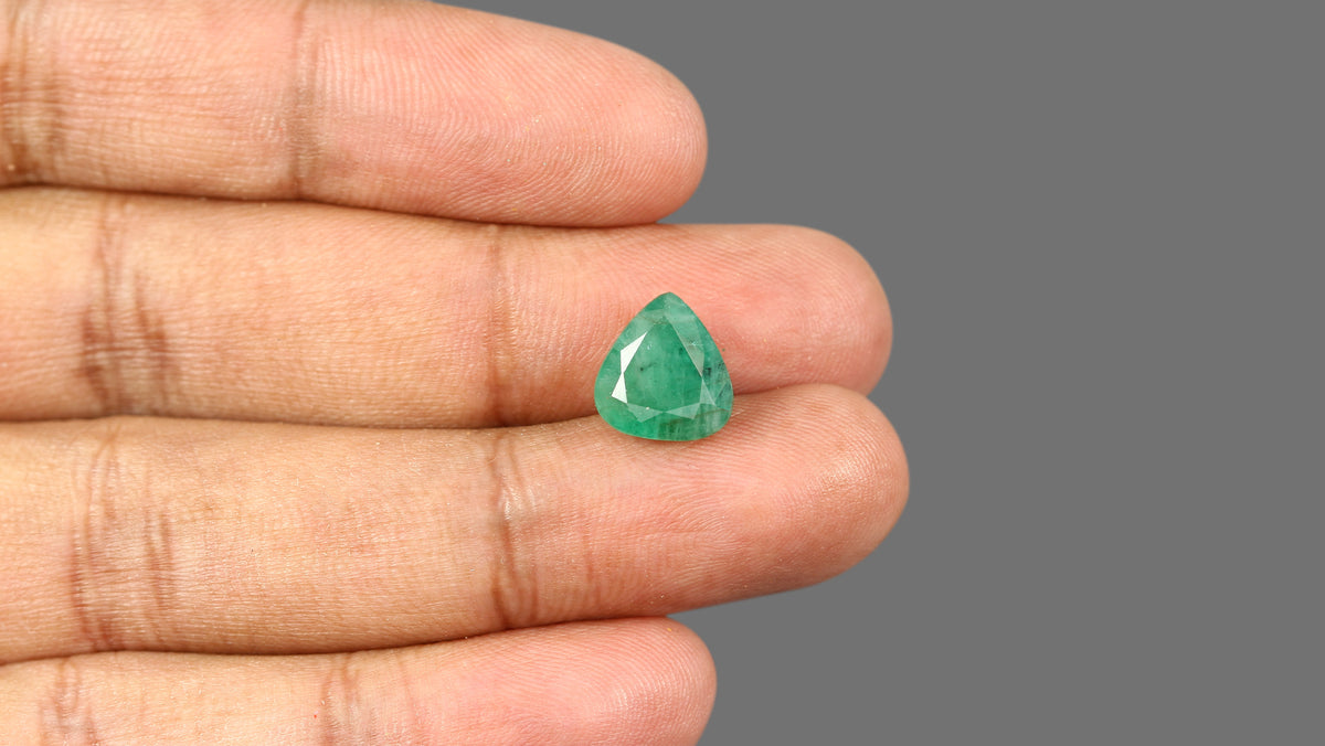 Brazil Emerald (Panna) 4.64 Carats / 5.1 Ratti