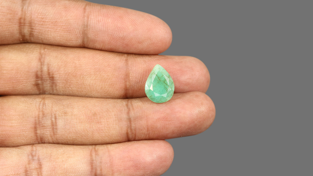 Brazil Emerald (Panna) 5.02 Carats / 5.52 Ratti