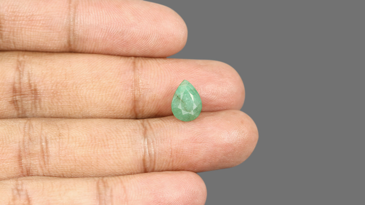 Brazil Emerald (Panna) 3.12 Carats / 3.43 Ratti