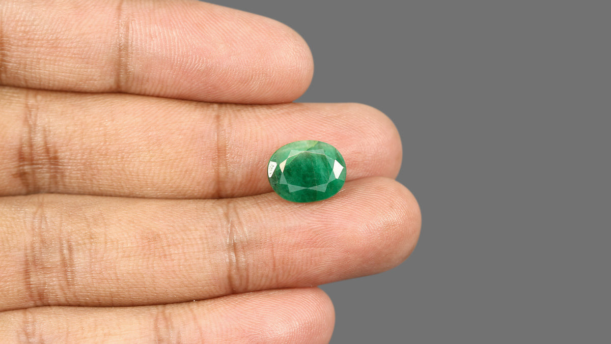 Brazil Emerald (Panna) 5.08 Carats / 5.58 Ratti