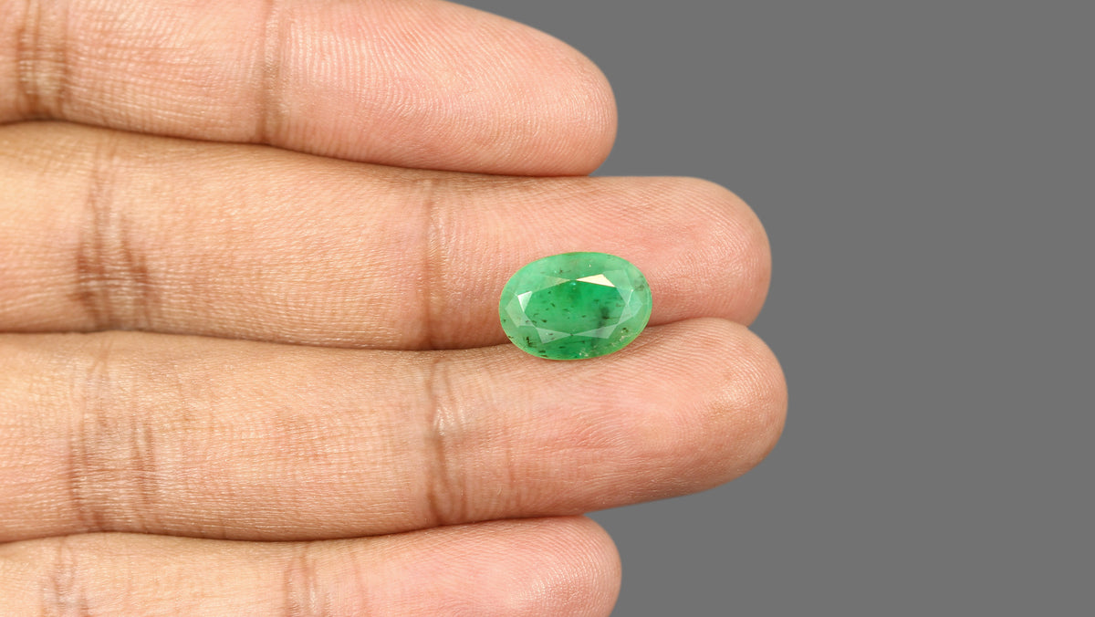 Brazil Emerald (Panna) 4.66 Carats / 5.12 Ratti