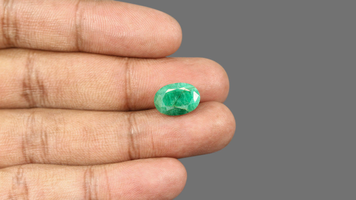 Brazil Emerald (Panna) 6.68 Carats / 7.34 Ratti