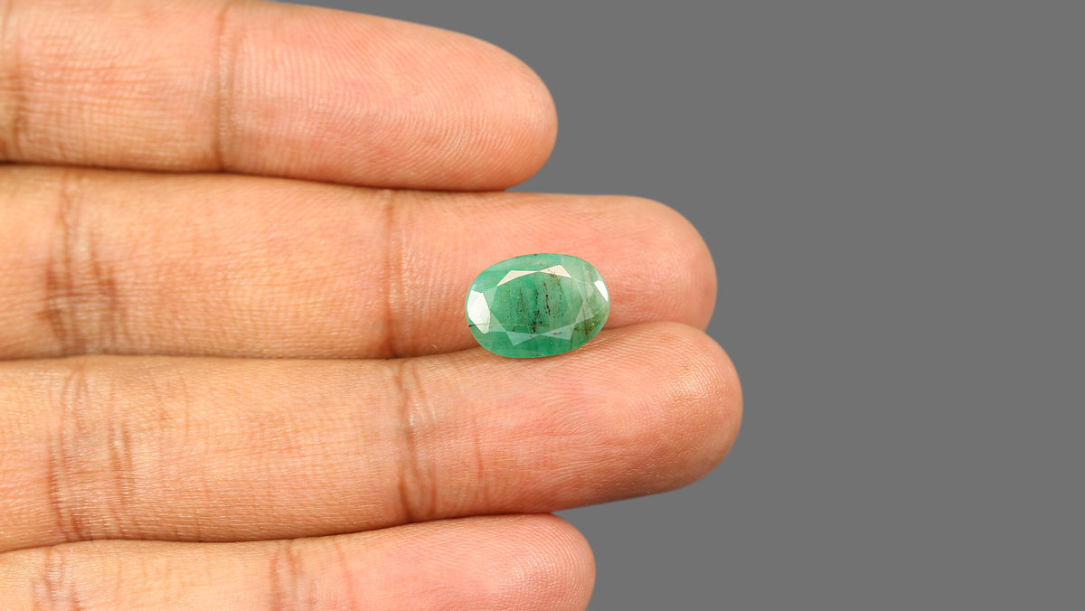 Brazil Emerald (Panna) 4.87 Carats / 5.35 Ratti
