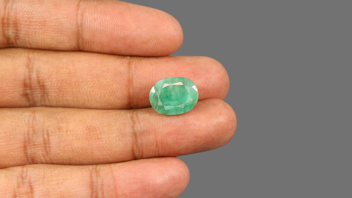 Brazil Emerald (Panna) 8.15 Carats / 8.96 Ratti