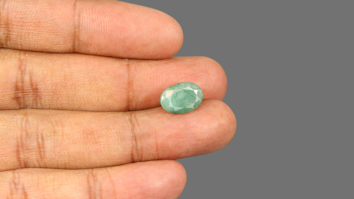 Brazil Emerald (Panna) 4.81 Carats / 5.29 Ratti