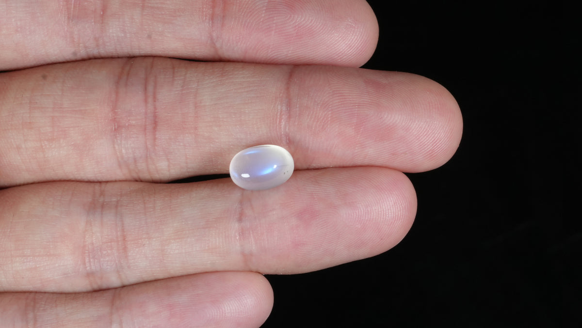 Natural Moon Stone 3.44 Carats / 3.78 Ratti