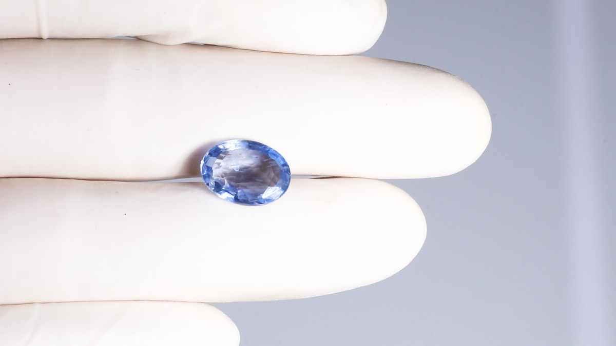 Natural Blue Sapphire 5.94 Carats / 6.53 Ratti