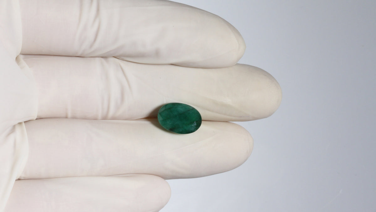 Minor Oil Zambian Emerald 5.07 Carats / 5.57 Ratti