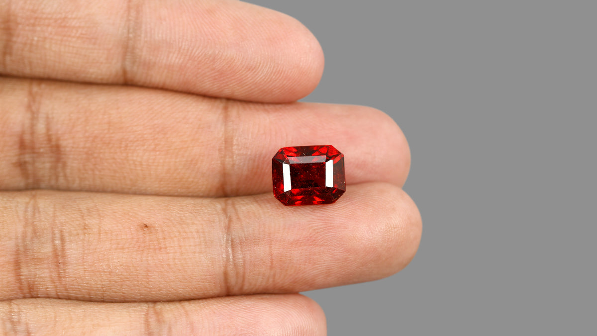 Sri-Lankan Hessonite (Gomed) 8.23 Carats / 9.04 Ratti