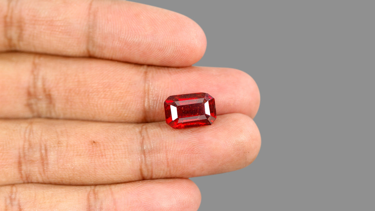 Sri-Lankan Hessonite (Gomed) 7.02 Carats / 11.03 Ratti