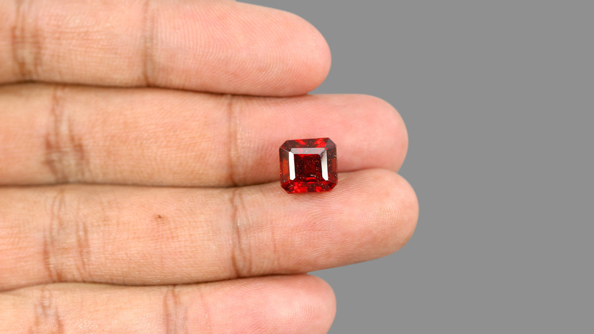 Sri-Lankan Hessonite (Gomed) 7.02 Carats / 7.71 Ratti