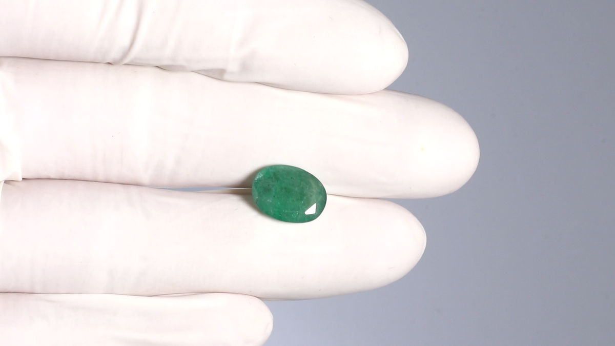 Zambian Emerald (Panna) 4.29 Carats / 4.71 Ratti