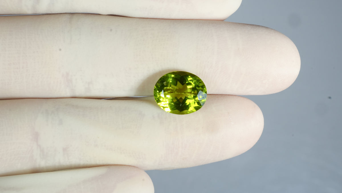 Natural Peridot 5.32 Carats / 5.85 Ratti