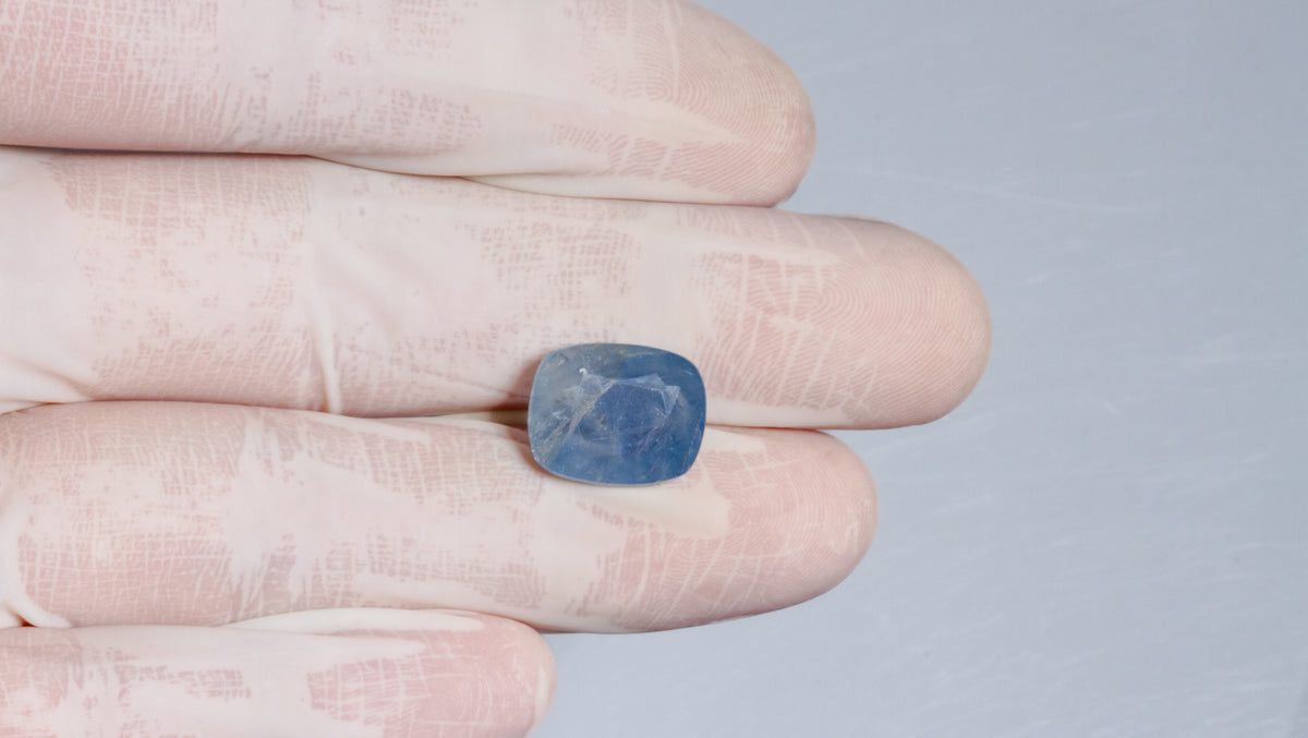 Natural Blue Sapphire 11.23 Carats / 12.34 Ratti