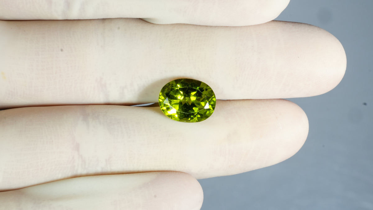 Natural Peridot 5.99 Carats / 6.58 Ratti