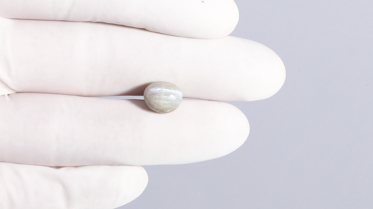 Cat's Eye (Lehsuniya) 7.06 Carats / 7.76 Ratti