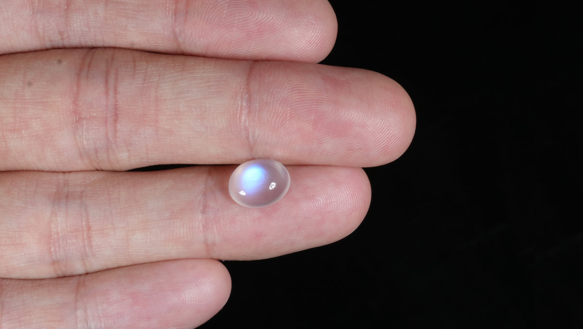 Natural Moon Stone 2.95 Carats / 3.24 Ratti