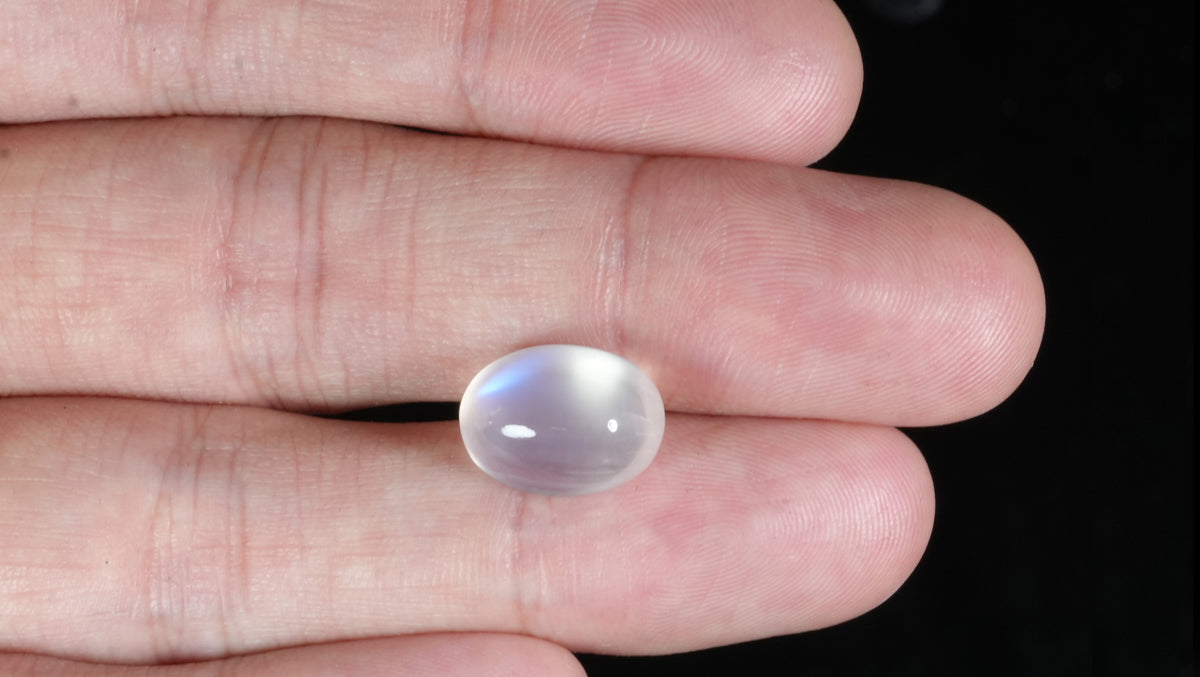 NATURAL MOONSTONE 8.39 CARATS / 9.22 Ratti