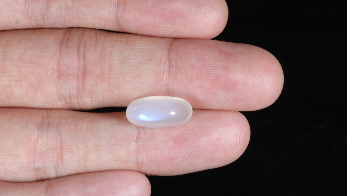 Natural Moon Stone 7.68 Carats / 8.44 Ratti