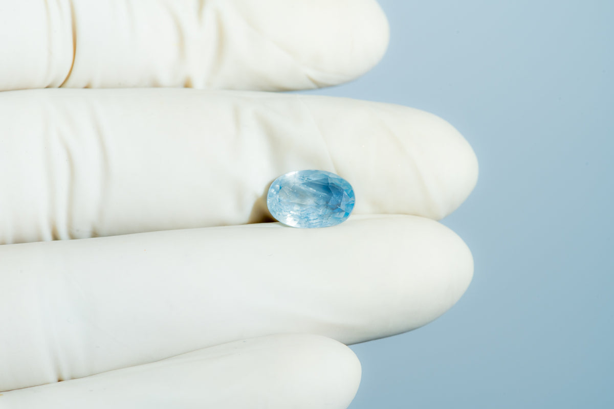 Natural Blue Sapphire 4.94 Carats / 5.43 Ratti