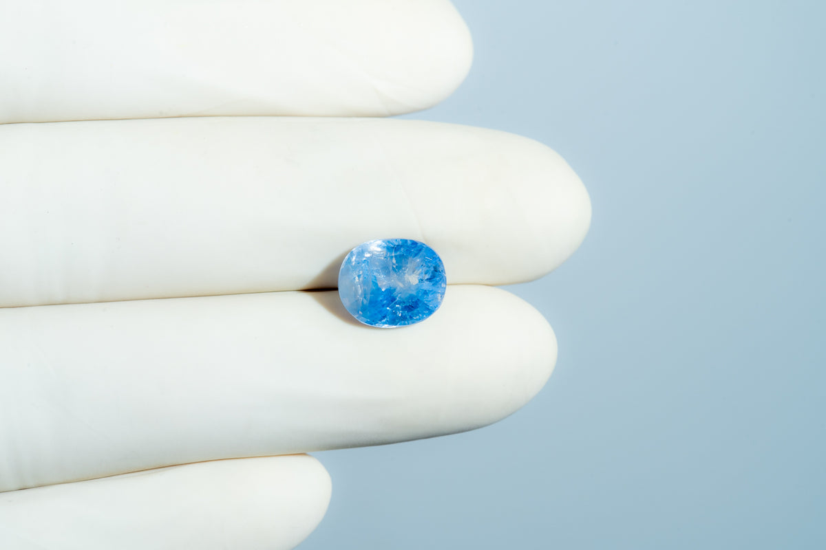Natural Blue Sapphire 6.16 Carats / 6.77 Ratti