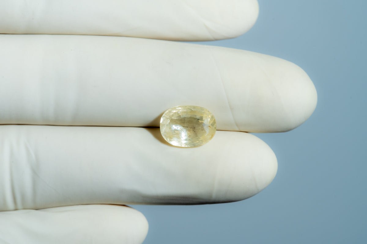 Natural Yellow Sapphire 5.45 Carats / 5.99 Ratti