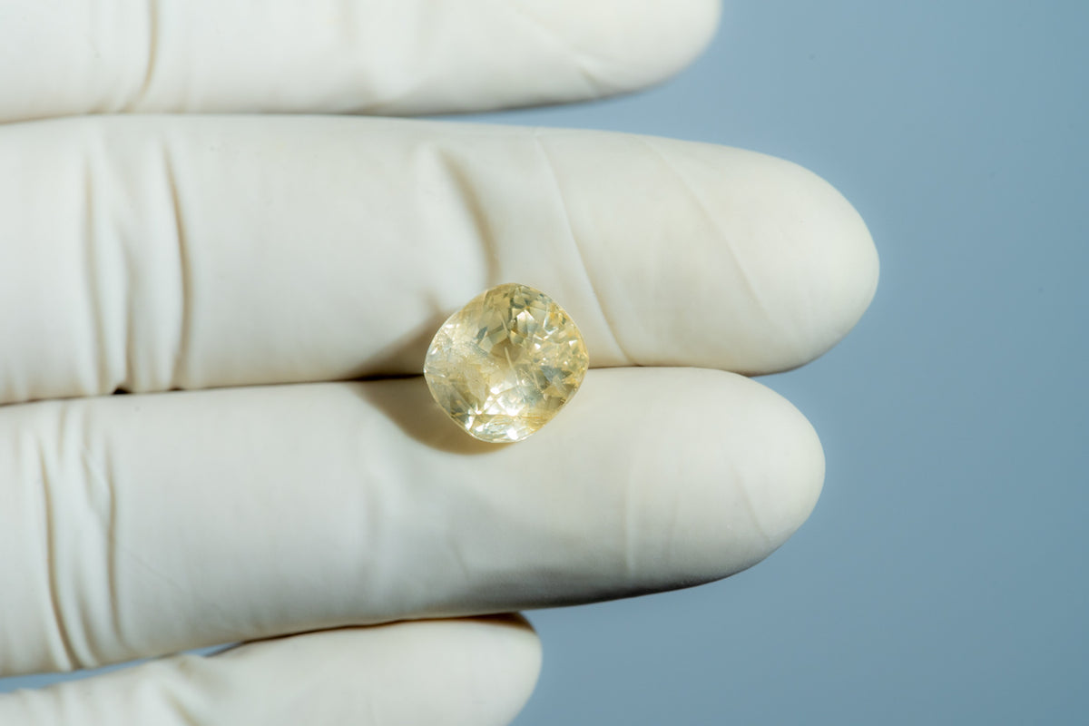 Natural Yellow Sapphire 9.20 Carats / 10.11 Ratti