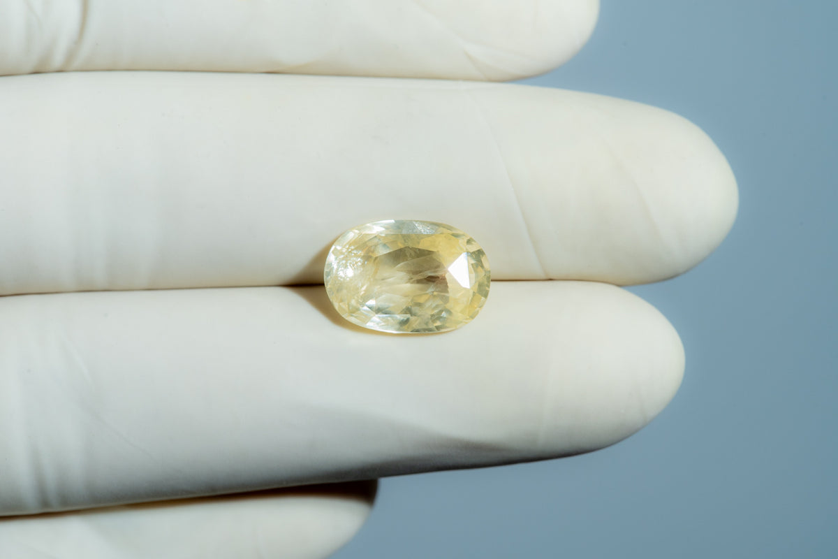 Natural Yellow Sapphire 9.47 Carats / 10.41 Ratti
