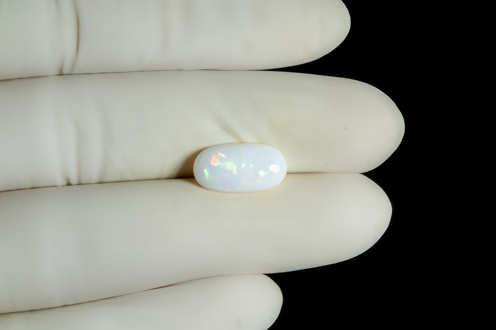 White Opal With Fire 2.76 Carats / 3.03 Ratti