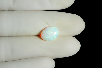 White Opal With Fire 3.08 Carats / 3.38 Ratti