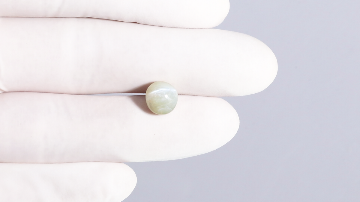 Cat's Eye (Lehsuniya) 5.47 Carats / 6.01 Ratti