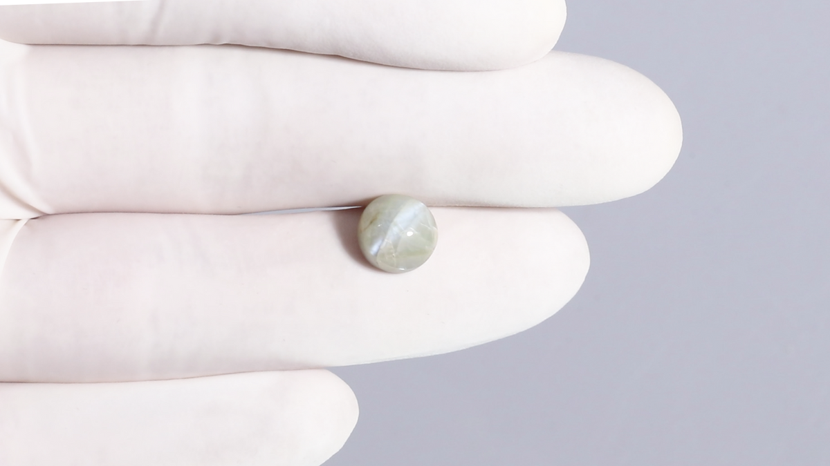 Cat's Eye (Lehsuniya) 5.83 Carats / 6.41 Ratti