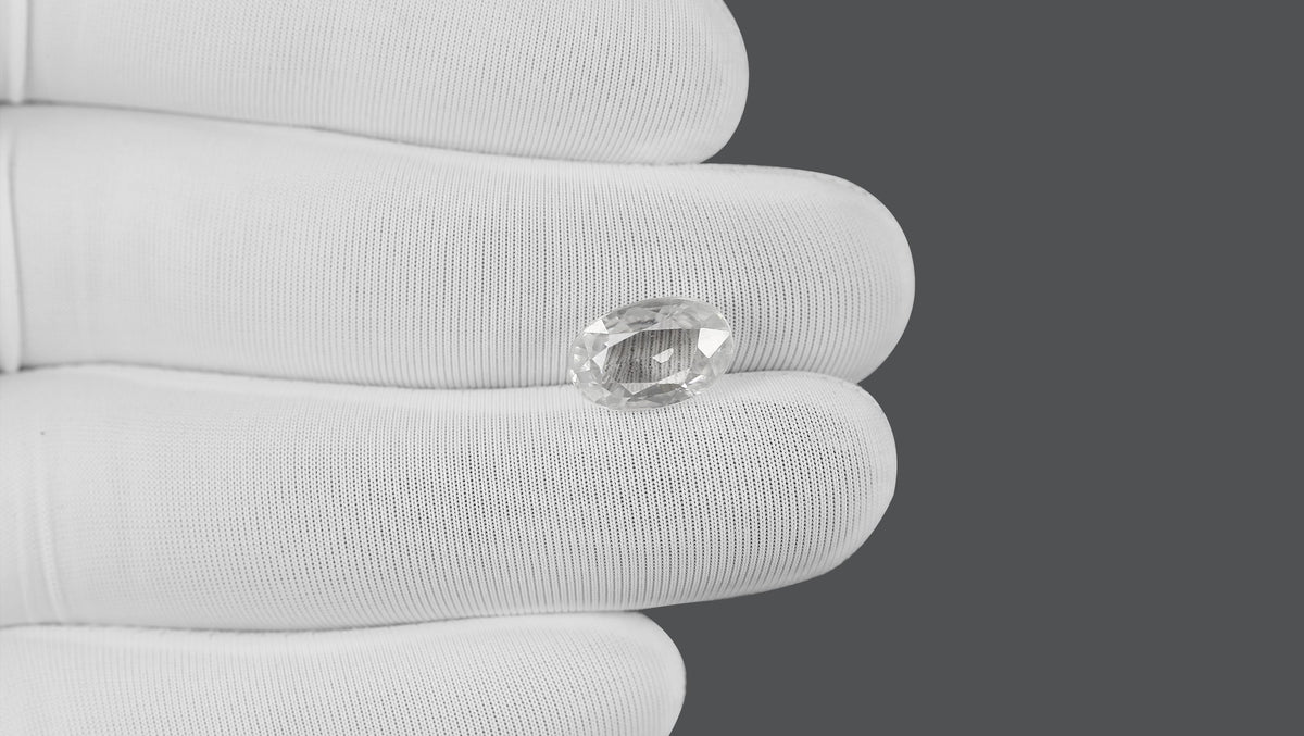 Natural Zircon 6.77 Carats / 7.44 Ratti
