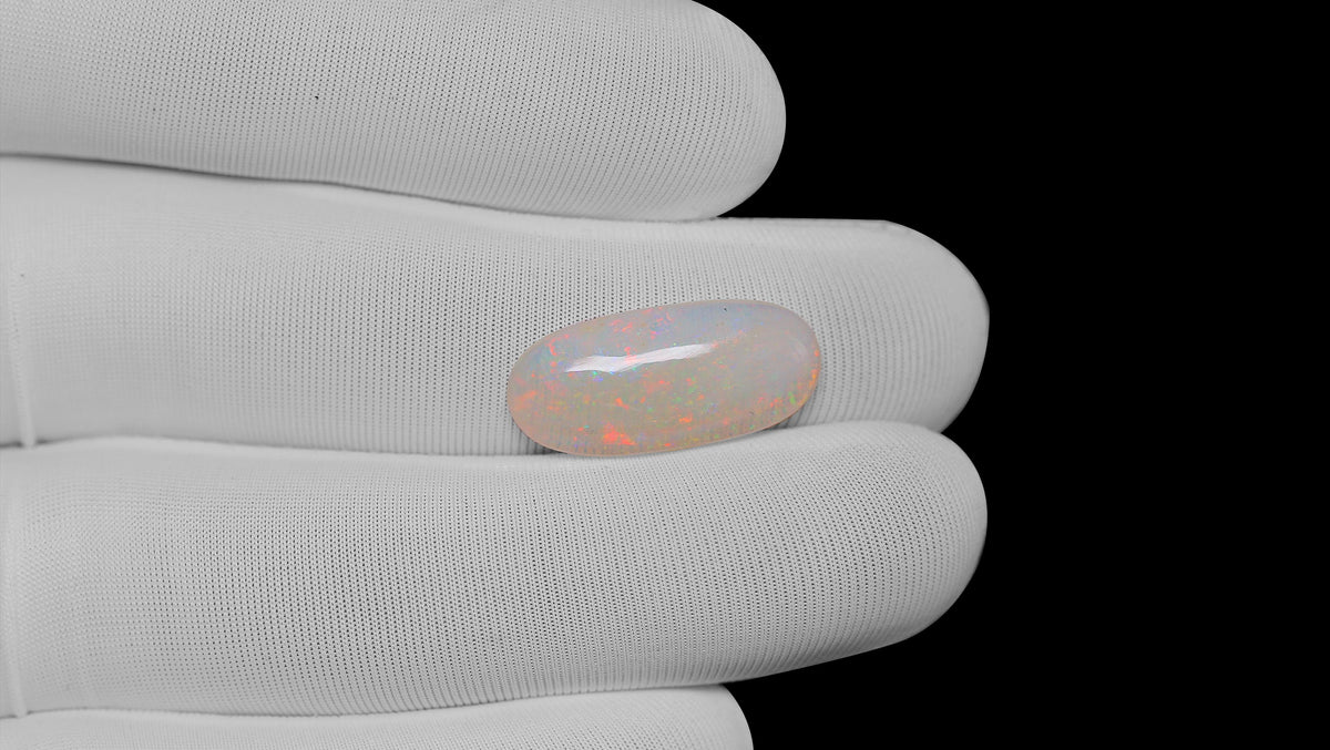 White Opal With Fire 6.04 Carats / 6.64 Ratti