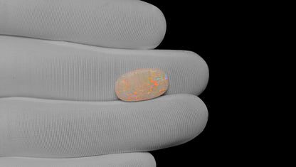White Opal With Fire 3.82 Carats / 4.2 Ratti
