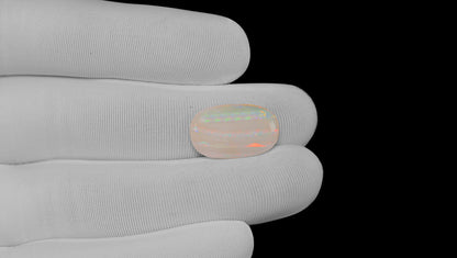White Opal With Fire 7.38 Carats / 8.11 Ratti