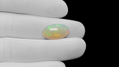 White Opal With Fire 7.47 Carats / 8.21 Ratti
