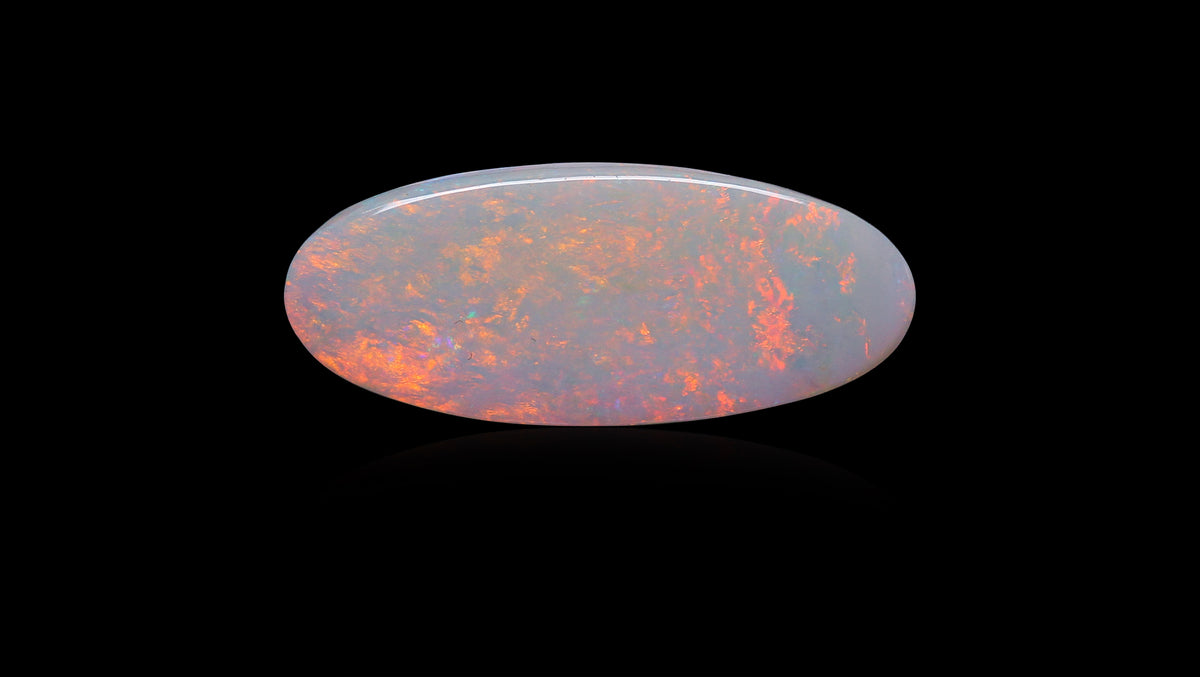 White Opal With Fire 7.07 Carats / 7.77 Ratti